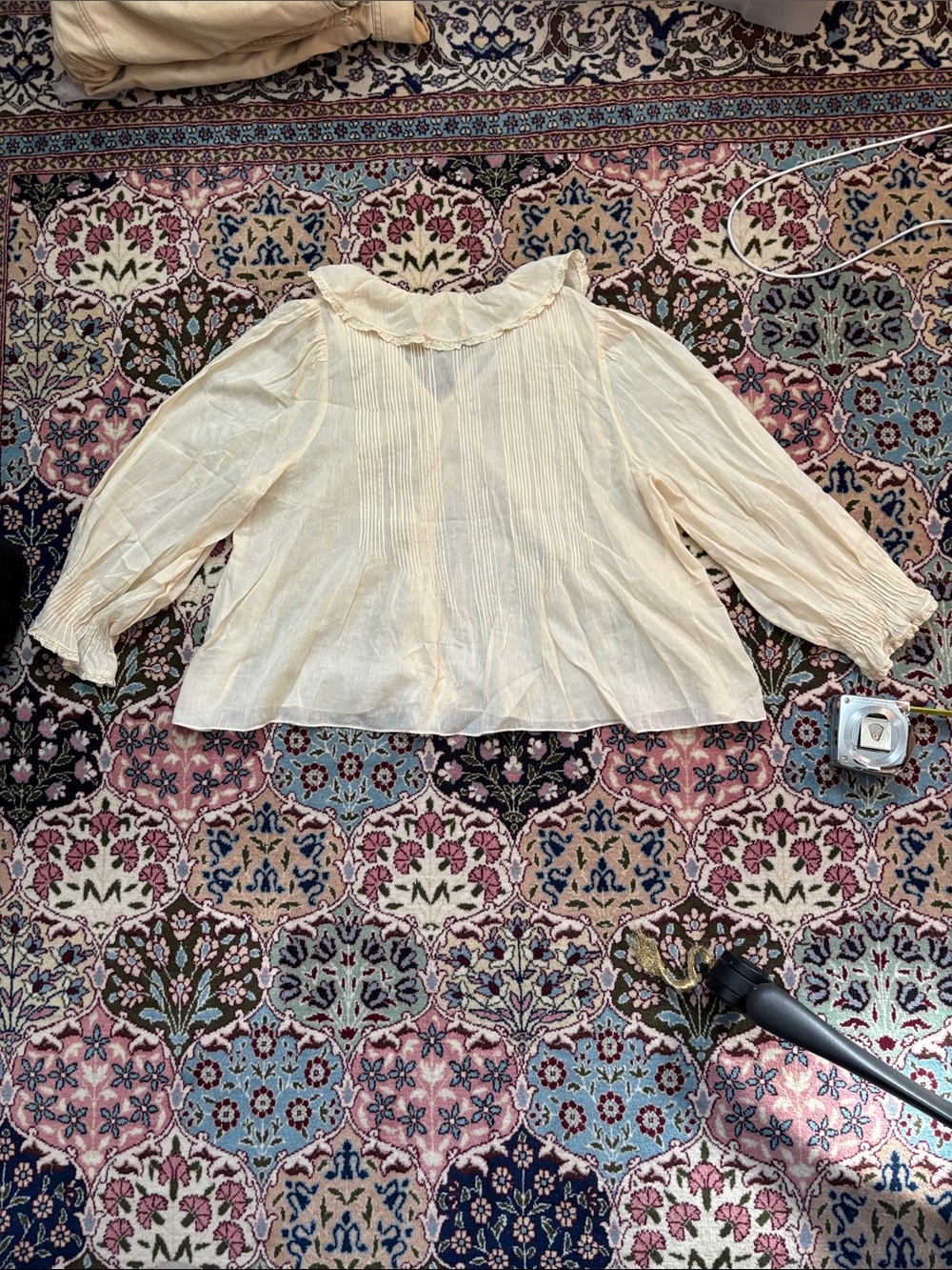 Doen Pintucked Ruffled Top - Picture 11 of 16